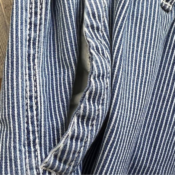 Universal Threads Size 4 Blue White Striped Straight Leg Cropped Paper B… - Picture 8 of 11